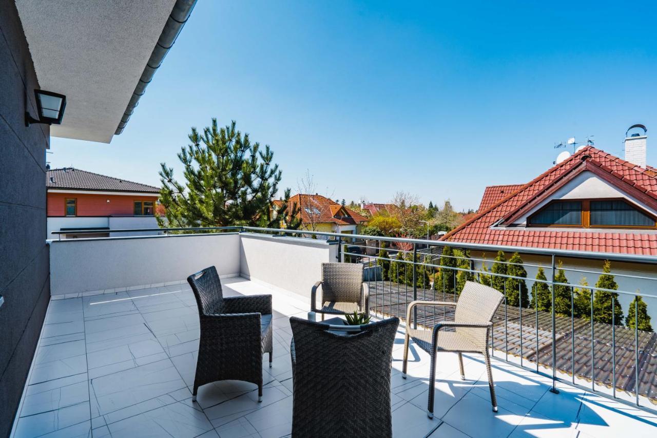Serenity Prague Villa With Garden Jacuzzi Exterior foto