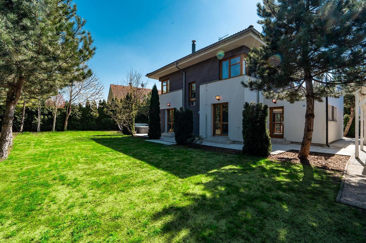 Serenity Prague Villa With Garden Jacuzzi Exterior foto